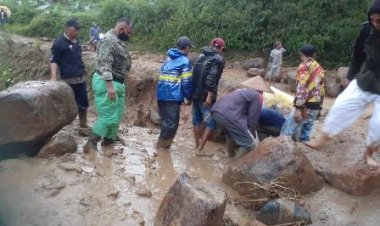 Hujan Deras Sore Hingga Malam Banjir Terjang Lima Kecamatan Di Garut