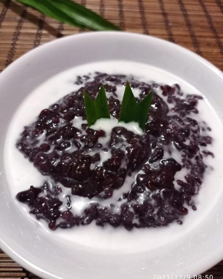 Bubur Ketan Hitam Manis Gurih Lembut Sensasi Hangat Manis Yang Meleleh