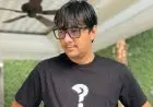 Andre Taulany Ungkap Alasan Unggah Foto Dipeluk Wanita dengan Cerminan Ular Berbisa