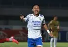 Bukan Hanya Tumpuan di Lini Depan: Ketika Para Bek dan Gelandang Persib Jadi Mesin Gol Tambahan di Liga 1 2024/25