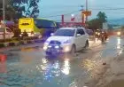 Drainase Buruk Sebabkan Banjir Cileuncang di Depan PIM Soreang