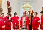 Senyum Jokowi Sambut Kedatangan Timnas U-16 di Istana Merdeka
