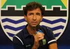 Luis Milla Bawa Dua Asisten Pelatih Selama Menangani Persib
