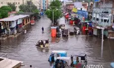 China Bantu Korban Banjir Bandang di Pakistan