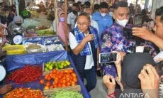 Mendag Borong Bahan Pokok di Pasar Merdeka Samarinda