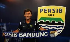 Setelah Alami Demam, Pelatih Anyar Persib Bandung Luis Milla Is Back