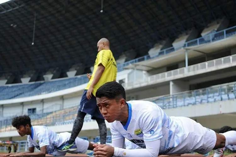 Persib vs Barito di Stadion Indomilk Arena, Robert Keluhkan Kualitas Lapangan