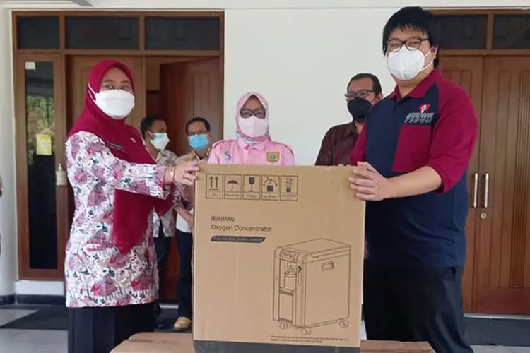 Artha Graha Berikan 8 Unit Oxygen Concentrator dan Tenaga Kesehatan kepada Masyarakat Kabupaten Bogor