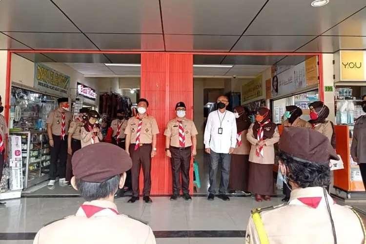 Kwarcab Pramuka-DLH Kota Bogor Edukasi Prokes ke Pedagang-Pengunjung Pasar