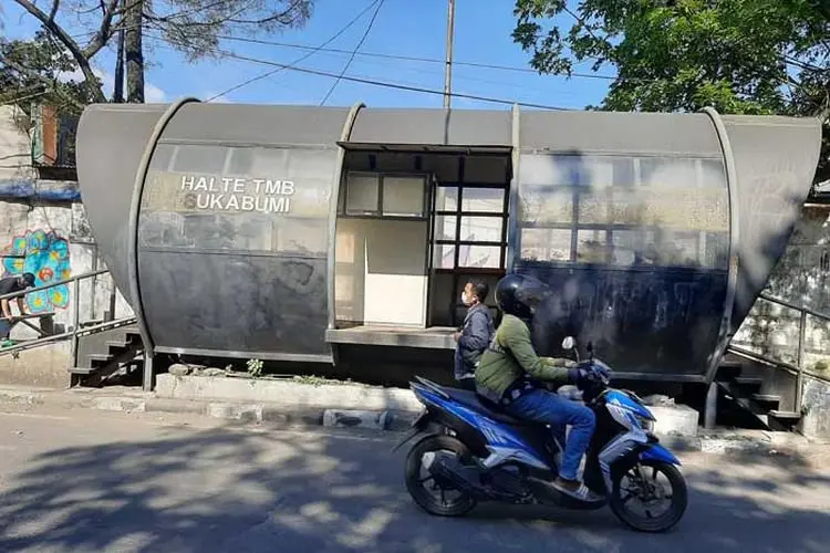 Halte Terbengkalai di Kota Bandung, Folmer: Bongkar Saja