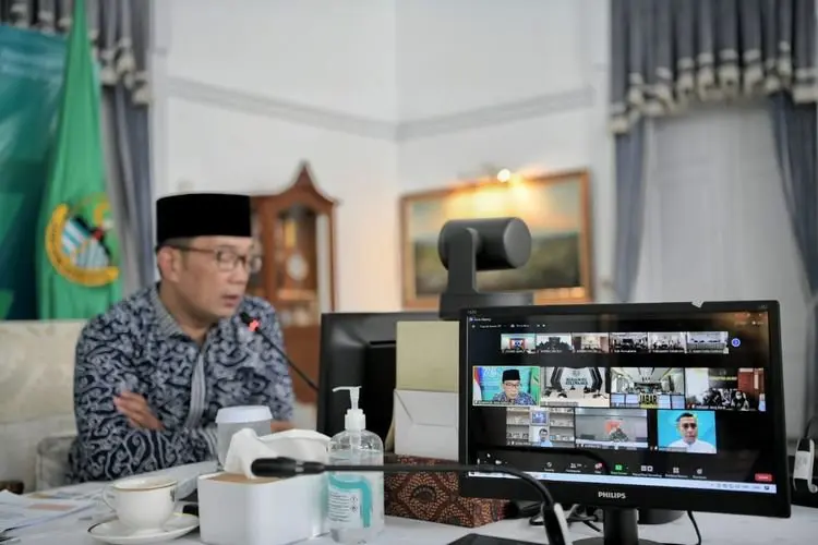 Ridwan Kamil Perketat Pengawasan Puncak Bogor - Dipatiukur Bandung