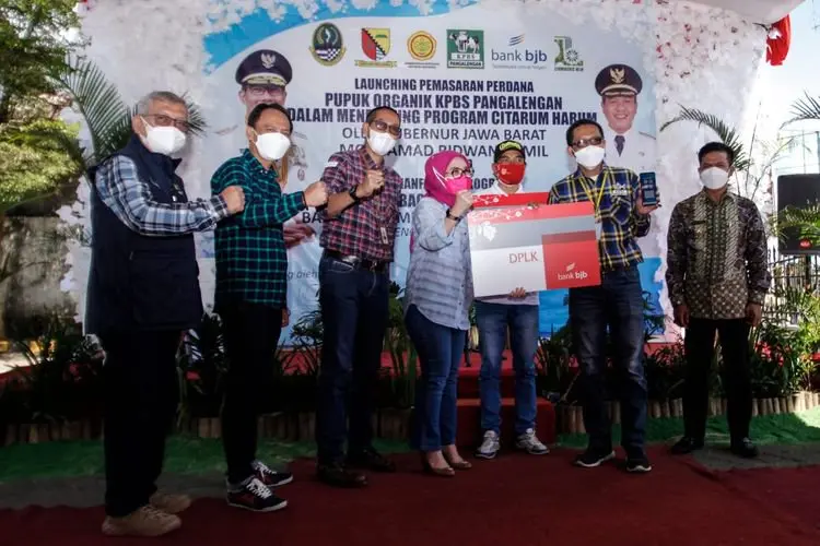  Peternak Milenial KPBS Pangalengan Terima Program DPLK