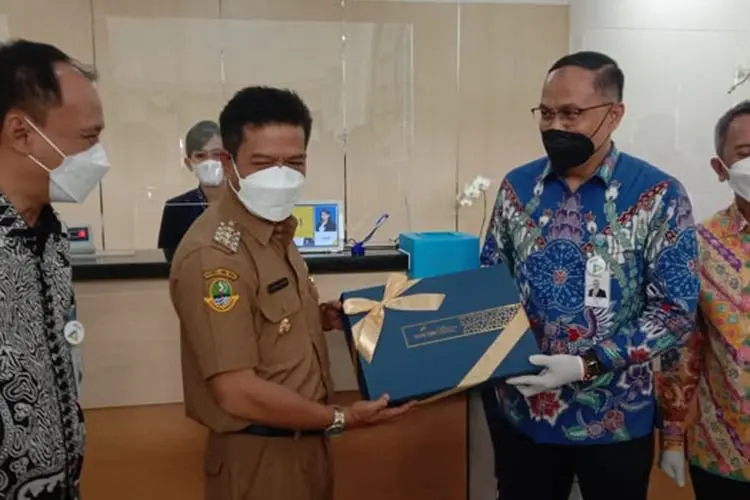 Peringati Hari Pelanggan Nasional, Jajaran Direksi bank bjb Turun Langsung Layani Nasabah