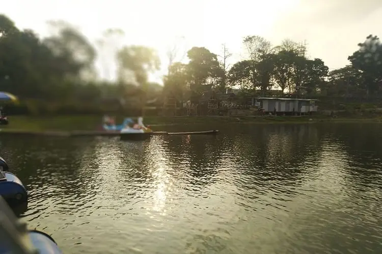 Keren! Warga Desa Cicangkanghilir Sulap Sungai DAS Citarum Jadi Wisata Air
