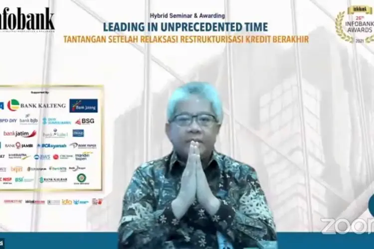 Direktur Utama dan bank bjb Terima Penghargaan Prestisius dari Infobank Award 2021