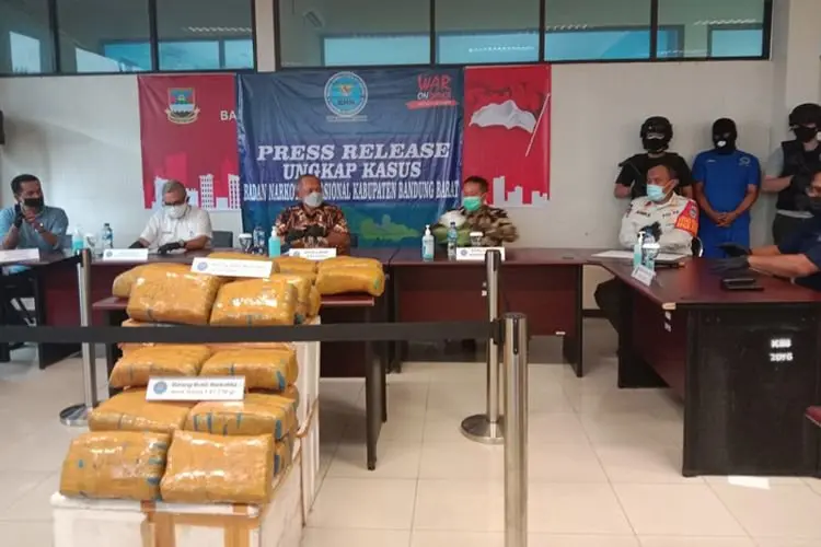 Bawa Ganja lewat Tol, BNN Bandung Barat Ungkap Kasus Terbesar Narkoba di KBB