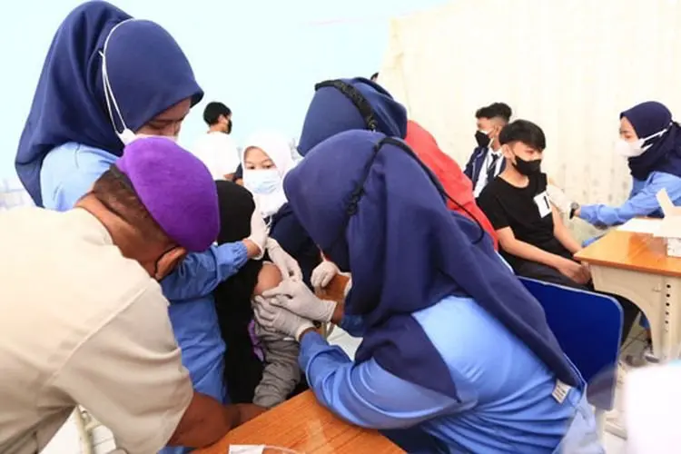 Vaksinasi Covid-19 di Kota Bandung Sukses Tembus 70 Persen
