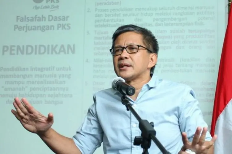 Rocky Gerung yang Disomasi PT Sentul City, Andi Arief dan Ruhut Sitompul yang Ribut di Medsos