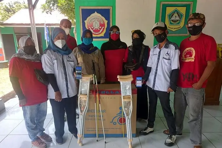 Sahabat Disabilitas dan PPDI Kota Depok Berikan Bantuan kepada Siswa Disabilitas Cibinong