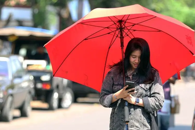 Berapa Lama Perlu Terkena Sinar Matahari? Ini Penjelasannya