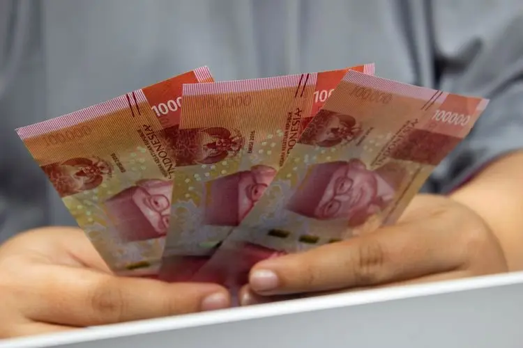 Badai PHK Menerpa? Lindungi Keuanganmu dengan Benteng Dana Darurat yang Kokoh! Panduan Lengkap untuk Karyawan Bijak