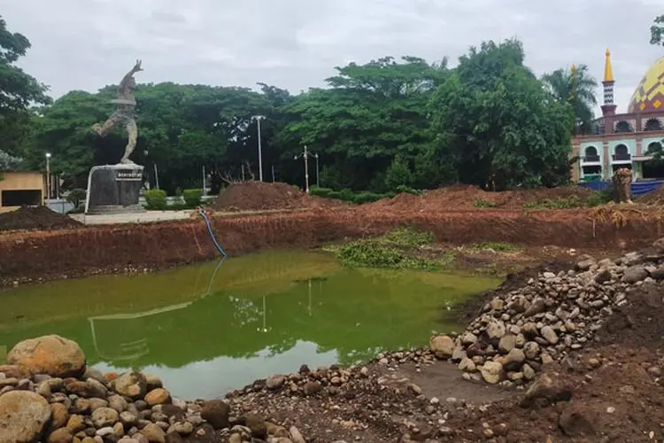 Beko Menyerah, Pengurukan Proyek Alun-alun Taman Pataraksa Terkendala