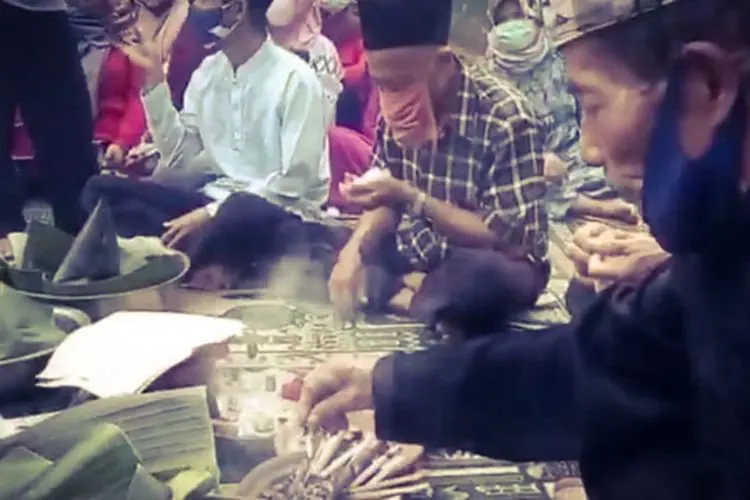 Upacara Panyinglar Wiyasa, Tradisi Unik Warga Desa Nyalindung untuk Tolak Bala