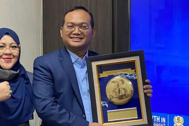 Dirut Jamkrida Jabar Raih Penghargaan BIA 2021