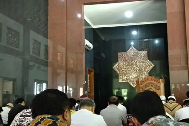 Buat yang Sering Tidur Saat Khutbah Jumat, Hati-hati Begini Hukumnya dalam Islam