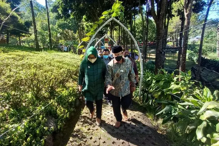 Bangun Jalan Puncak II di Cianjur, Sentul City juga Sumbang Lahan