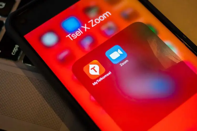 Telkomsel-Zoom Hadirkan Pengalaman Premium Interaksi Virtual Terjangkau
