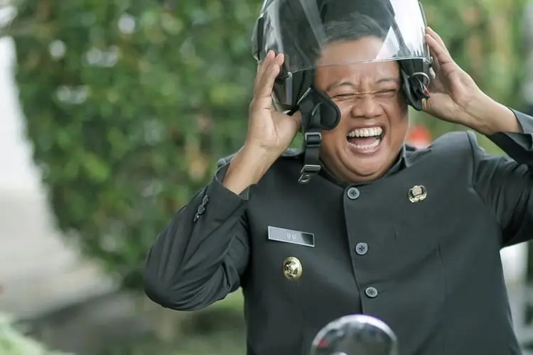 Wagub Uu Bagikan Momen Lucu Saat Pakai Helm Pinjaman, Netizen: Wkwkwk  Bapa Ngakak!
