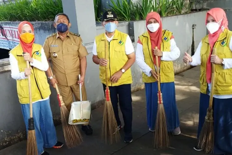 Mau Masuk 211 Tahun, Oded Pimpin Bebersih Bandung