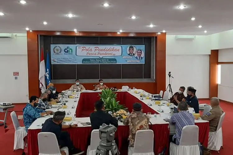 Wakil Ketua MPR: Keberhasilan PTM pada Masa Pandemi Covid-19 merupakan Barometer Indonesia