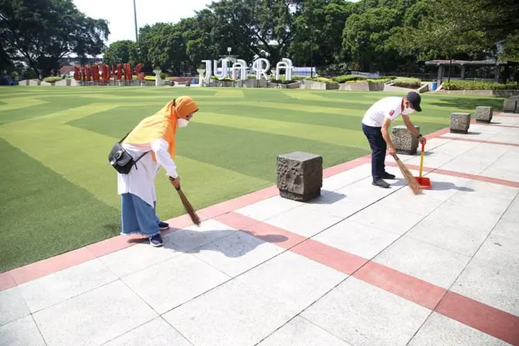 Foto: Aksi Beresih Sambut Hari Jadi Kota Bandung 211