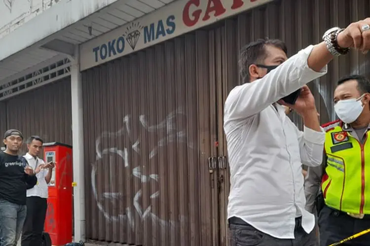 Dua Pelaku Perampokan Toko Emas Gaya Baru Kabur ke Sumatera?