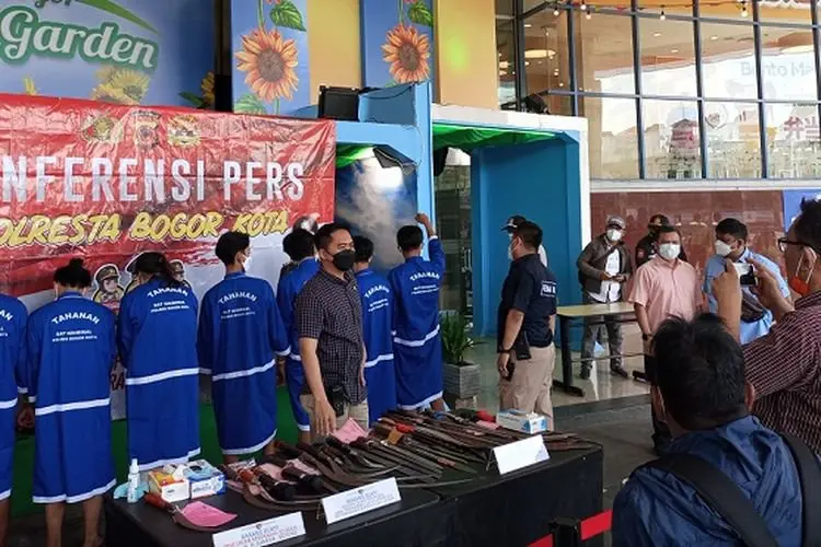 Cantik-cantik Kok Jadi Begal, Remaja Putri Bogor Diamankan Polisi