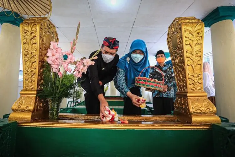 Jelang HJKB 211, Oded-Yana dan Pimpinan Forkopimda Ziarah Ke Makam Bupati Bandung