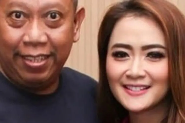 Tukul Arwana Dilarikan ke Rumah Sakit, Vega Darwanti: Mohon Doanya!