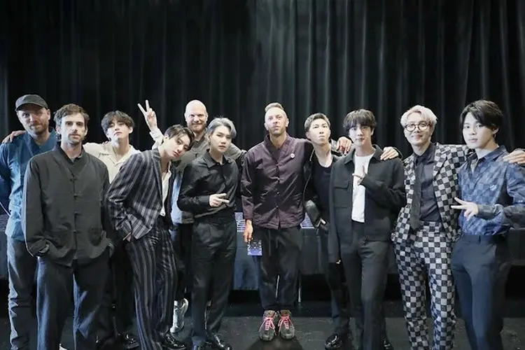 Resmi Dirilis! Tonton Lirik Video Kolaborasi Coldplay dan BTS 'My Universe' di Sini