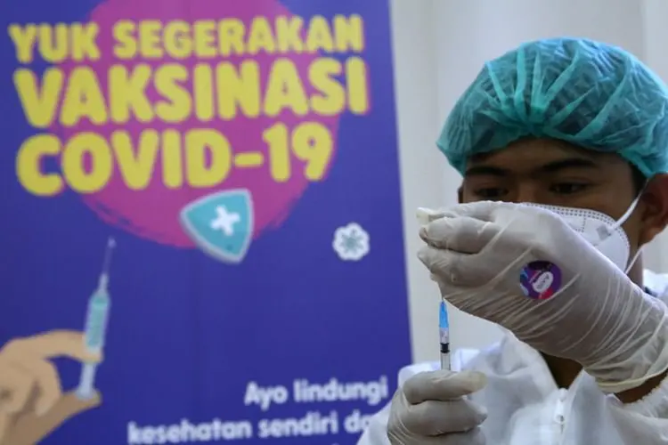 Geger Vaksinasi Covid-19 Bikin Pendarahan Otak, Simak Faktanya Menurut Ahli