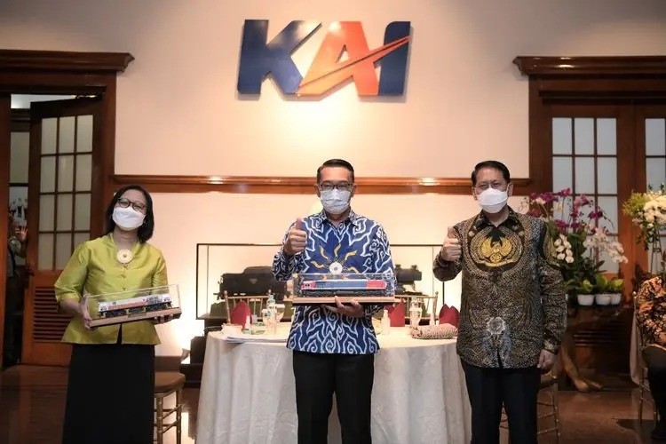 Ridwan Kamil Ingin Kereta Api sampai ke Selatan Jabar