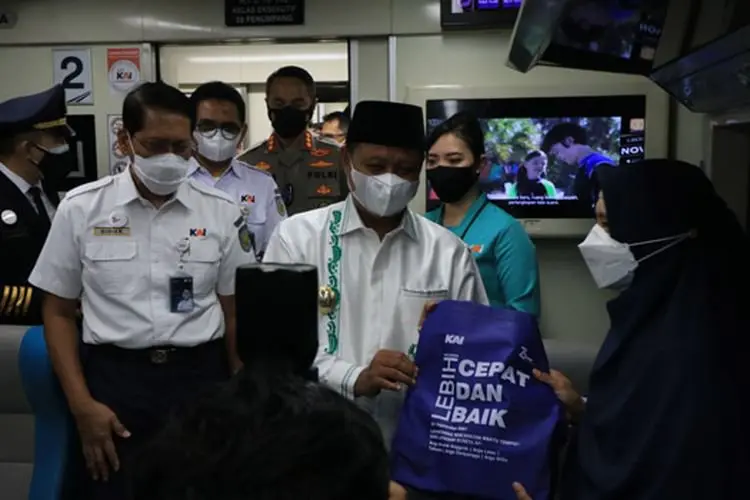 Manjakan Penumpang, KAI Sediakan Layanan Wifi Gratis dan Live Cooking di KA