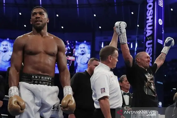 Heroik! Olksandr Usyk Rebut Sabuk Juara Kelas Berat dari Anthony Joshua