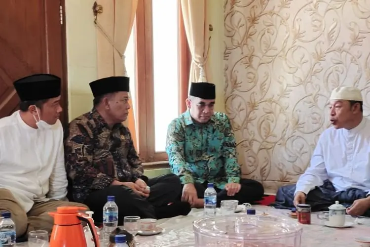 Petinggi Partai Gerindra Hadiri Vaksinasi di Ponpes Buntet Cirebon