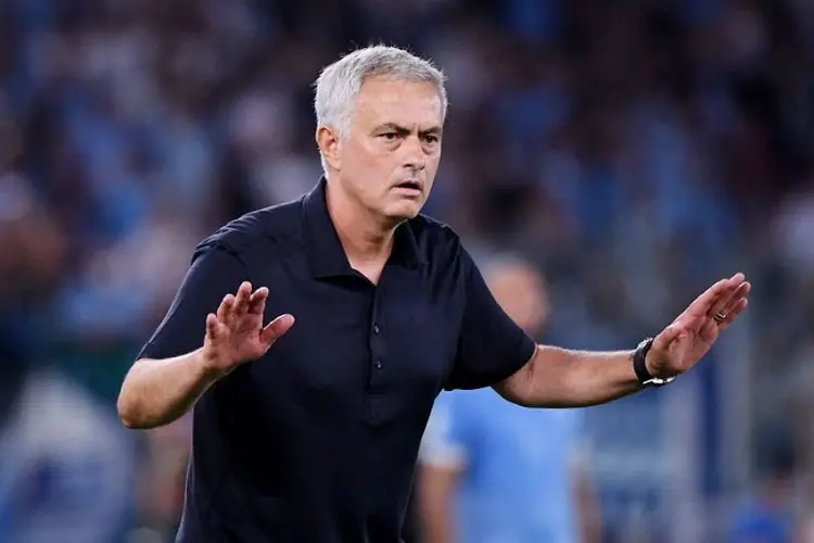 Alasan Klasik Mourinho, Keok di Laga Derbi, Serang Wasit dan VAR