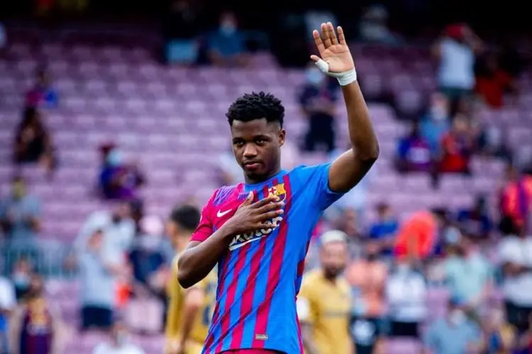 Hari Indah Ansu Fati, Comeback dan Cetak Gol, Pakai Nomor Messi, Disambut Tangis Haru sang Ibu