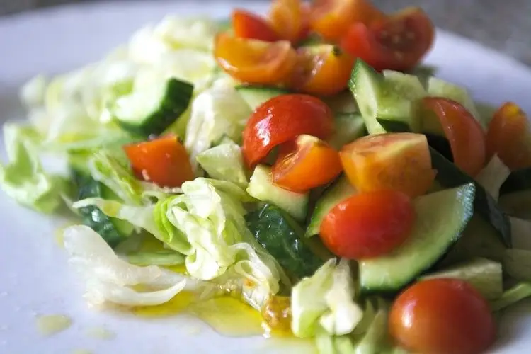 5 Salad Sarapan Tinggi Protein yang Diinginkan Setiap Pagi