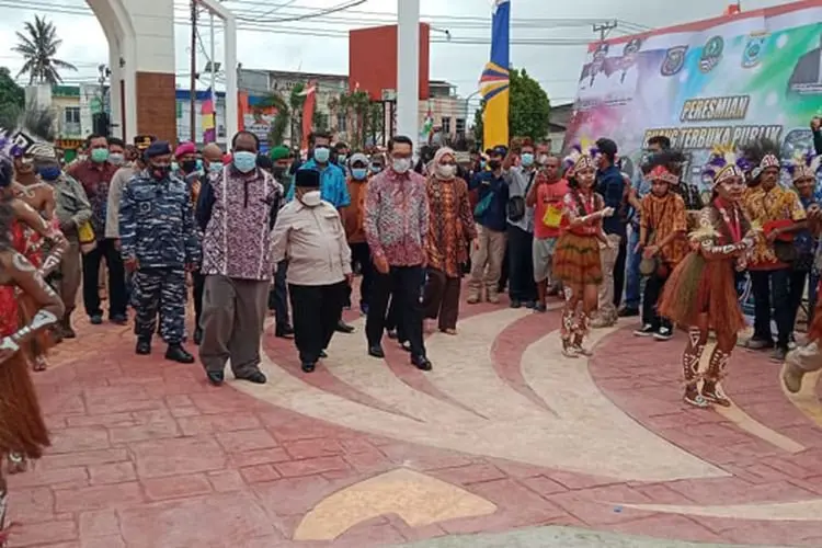 Jabar-Papua Bersahabat, Ridwan Kamil Resmikan Alun-alun Sorong Papua