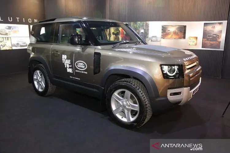 Land Rover Indonesia Hadirkan 'Pop-up Display' di Ashta District 8